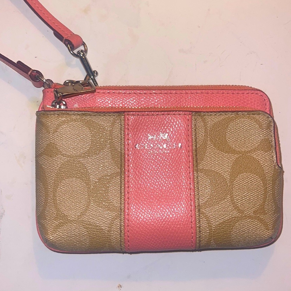 Coach Wristlet Pink